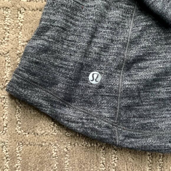 Lululemon 5 Mile Long Sleeve Heathered Gray Shirt Size 2-4 Thumb Holes - Picture 6 of 9
